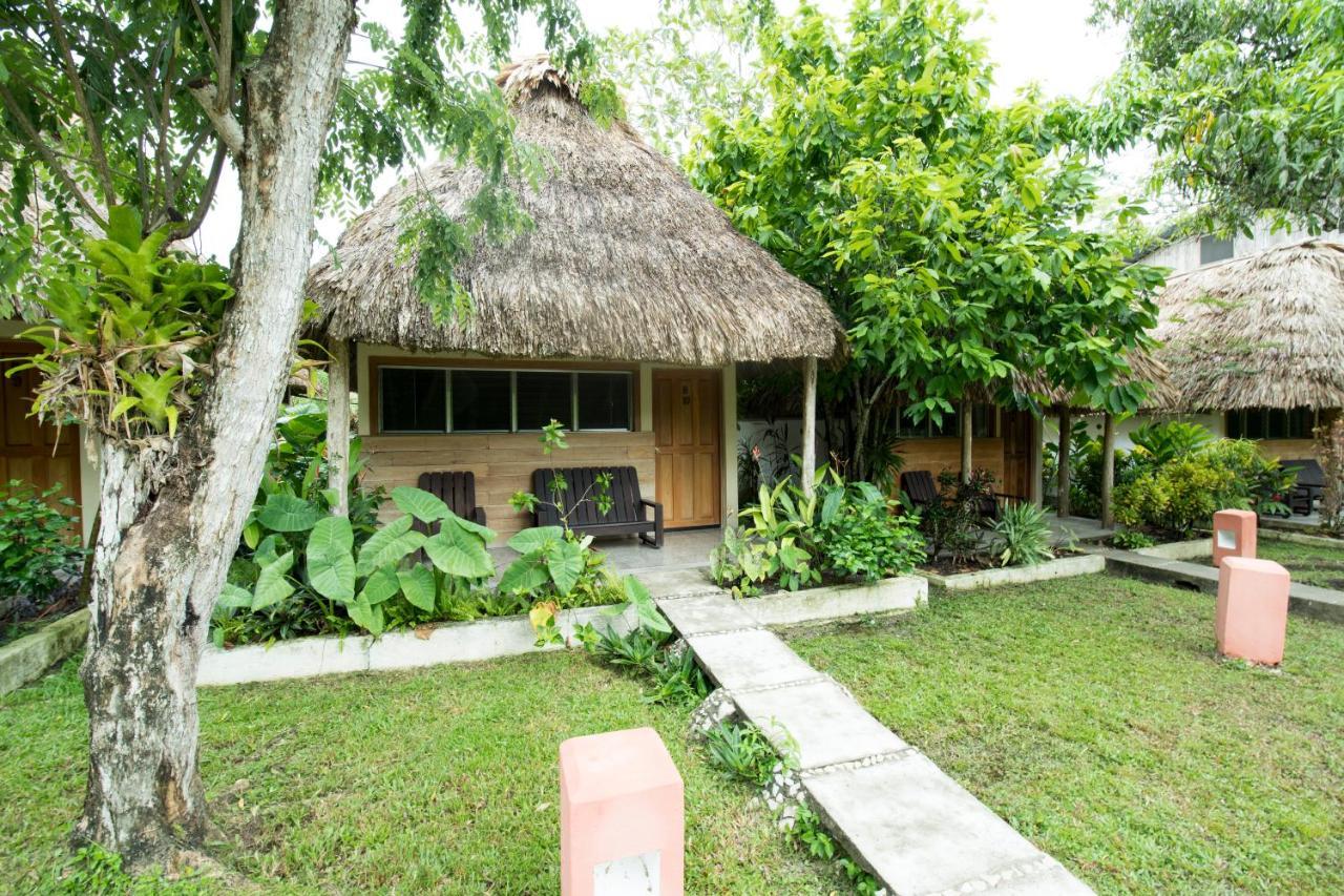 Hotel Tikal Inn Buitenkant foto